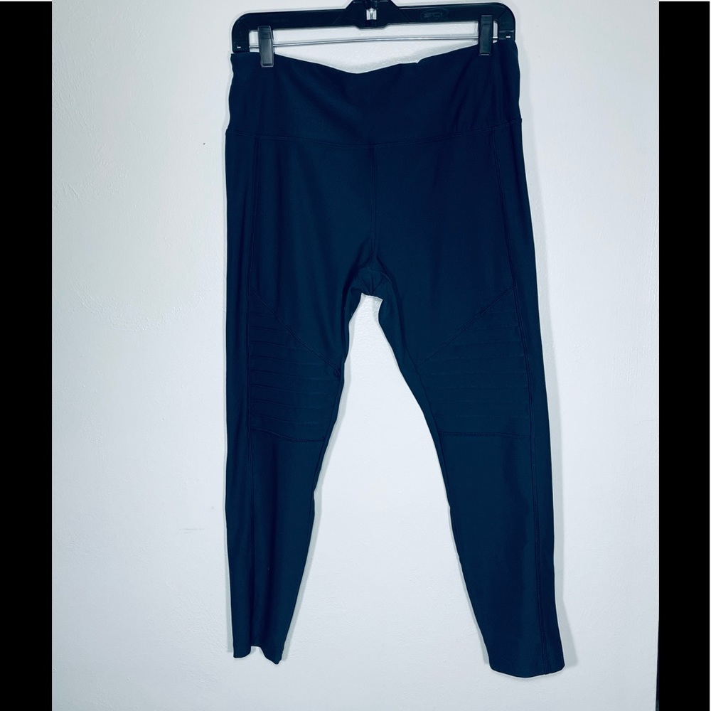 Women’s Absolutely Fit Capris Leggings
